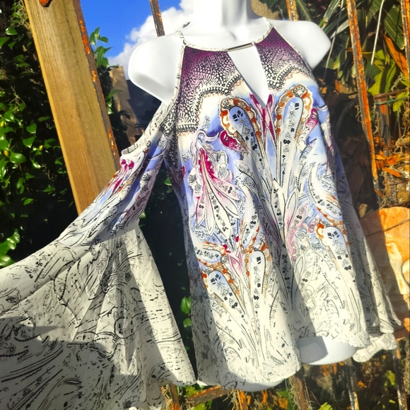 White House Black Market Tops - White house Black Market cold shoulder flared sleeve boho top sz 10